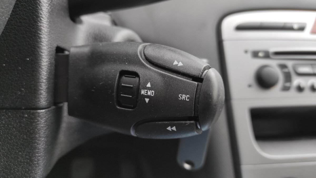 PEUGEOT 308 1.6 HDI CONFORT