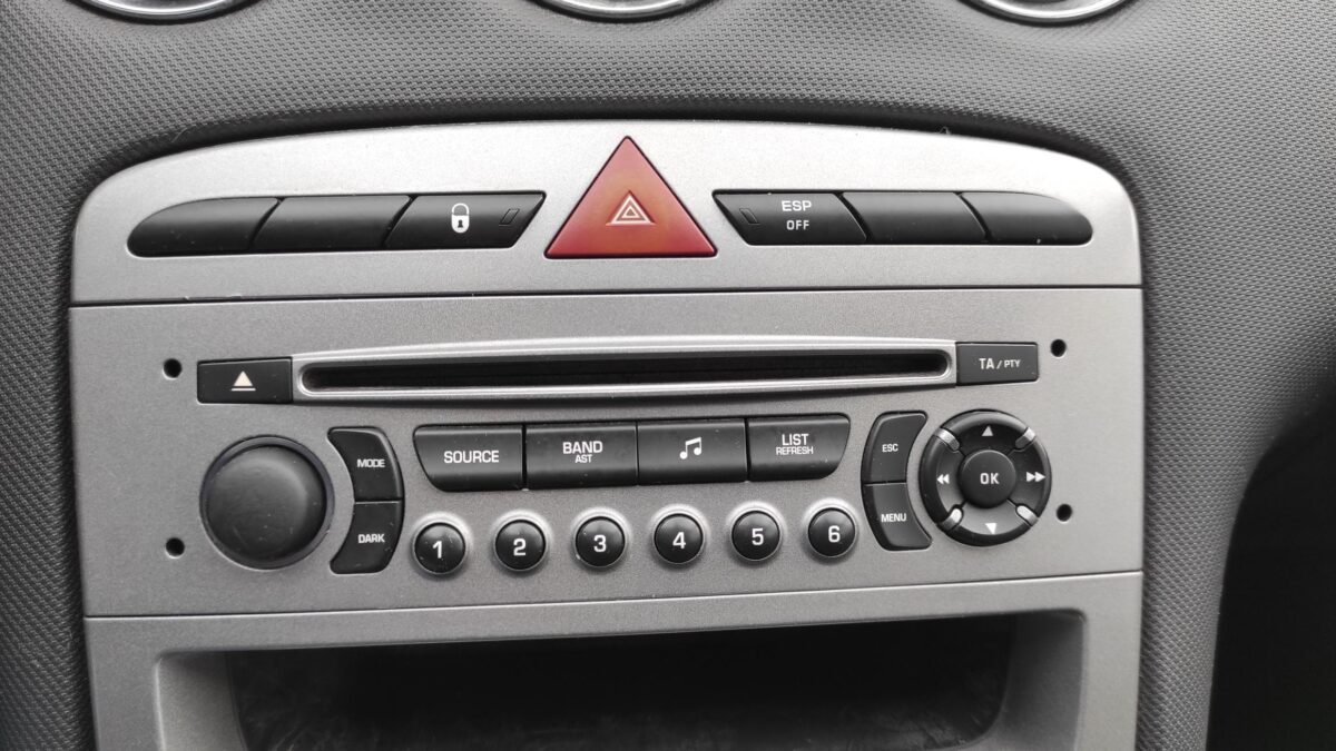 PEUGEOT 308 1.6 HDI CONFORT