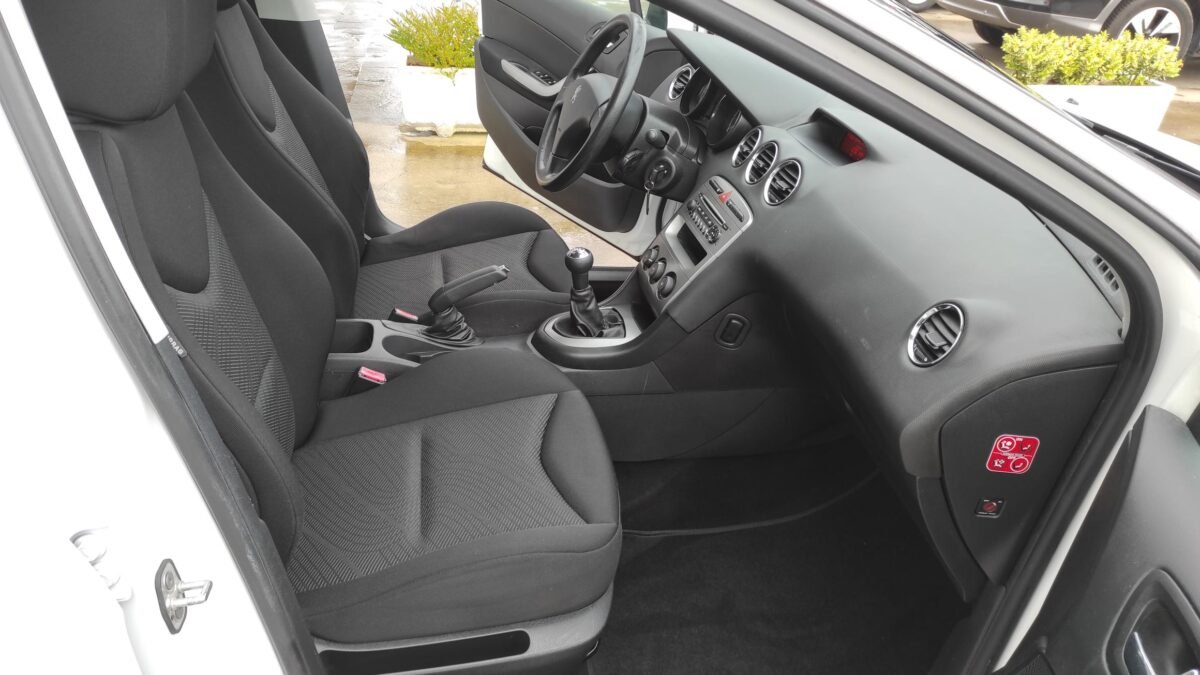 PEUGEOT 308 1.6 HDI CONFORT
