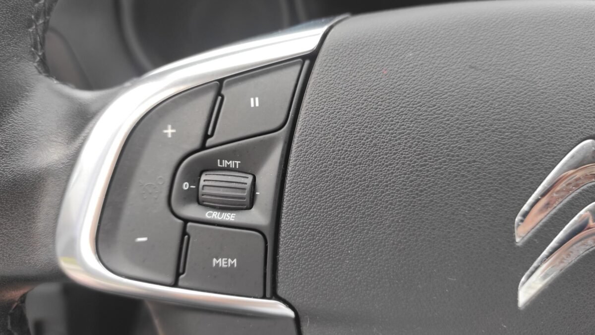 CITROEN C4 1.6 eHDI 6 VEL FEEL EDITION
