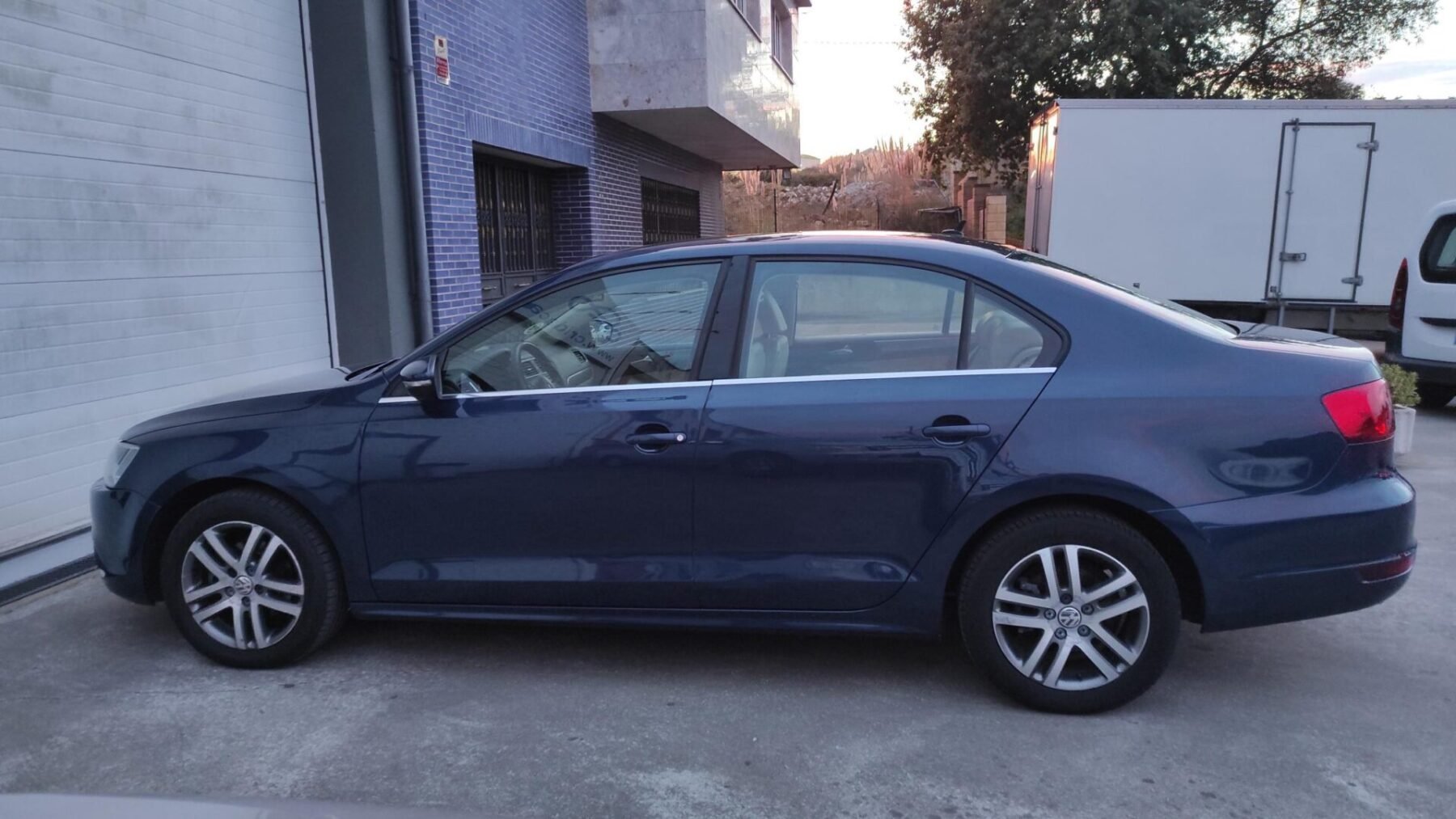 VOLKSWAGEN JETTA 1.6 TDI SPORT