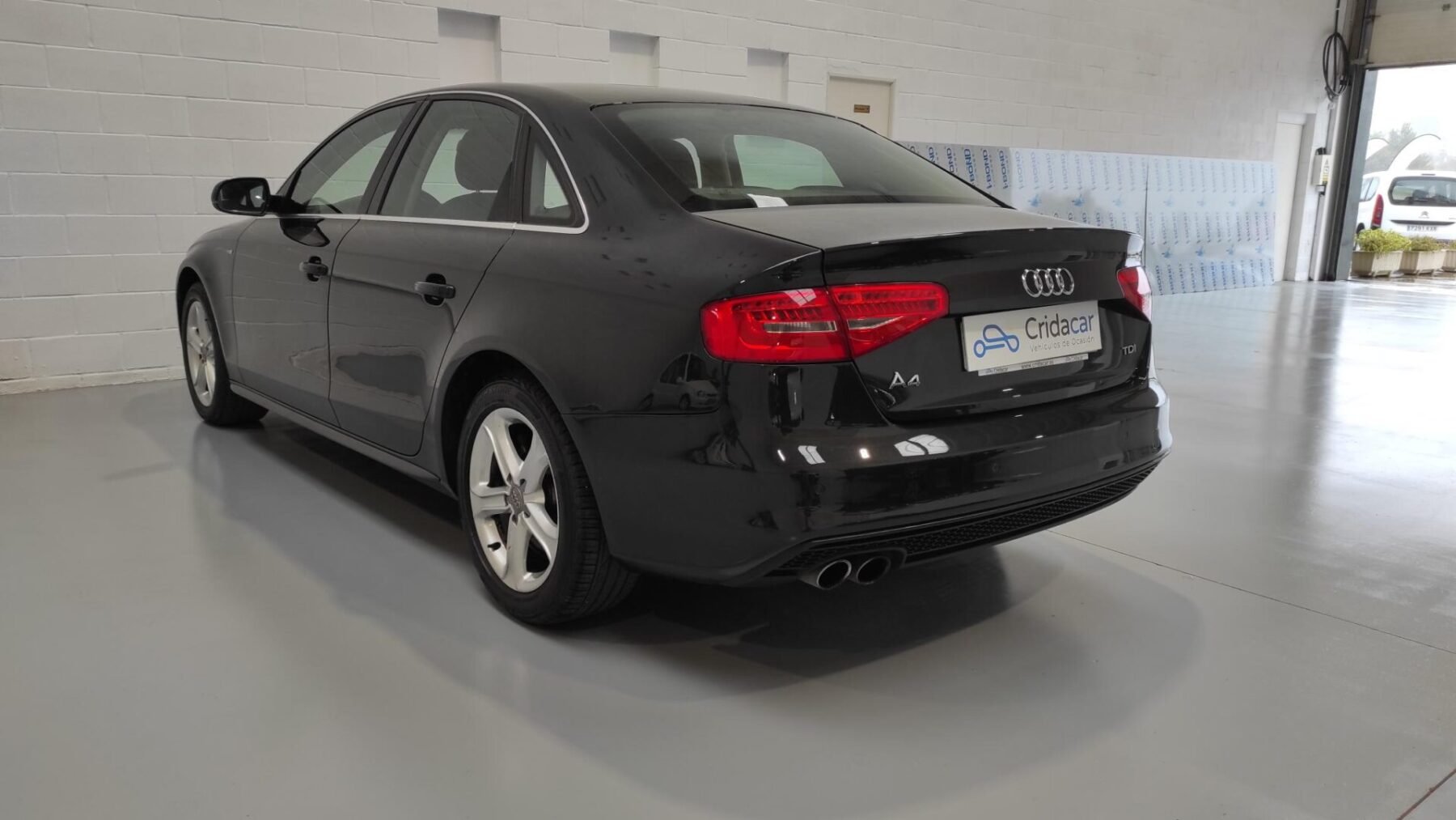 AUDI A4 2.0 TDI S-LINE EDITION