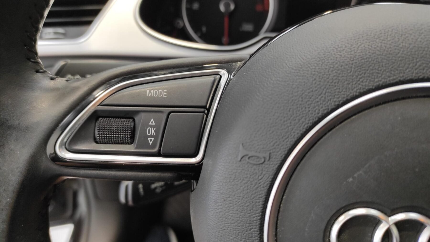 AUDI A4 2.0 TDI S-LINE EDITION