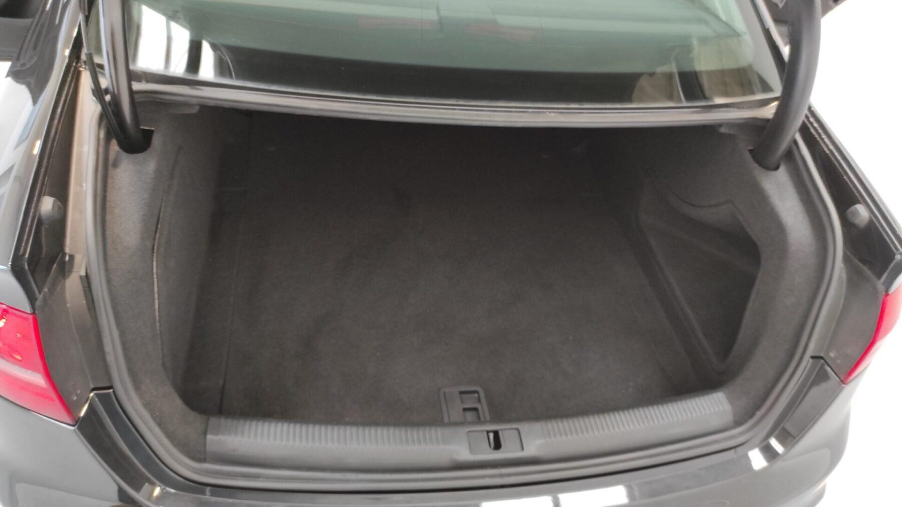 AUDI A4 2.0 TDI S-LINE EDITION