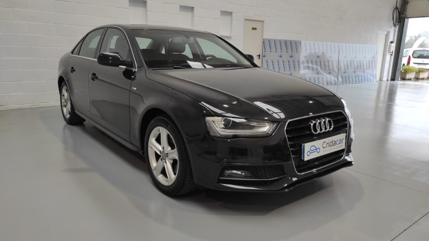 AUDI A4 2.0 TDI S-LINE EDITION