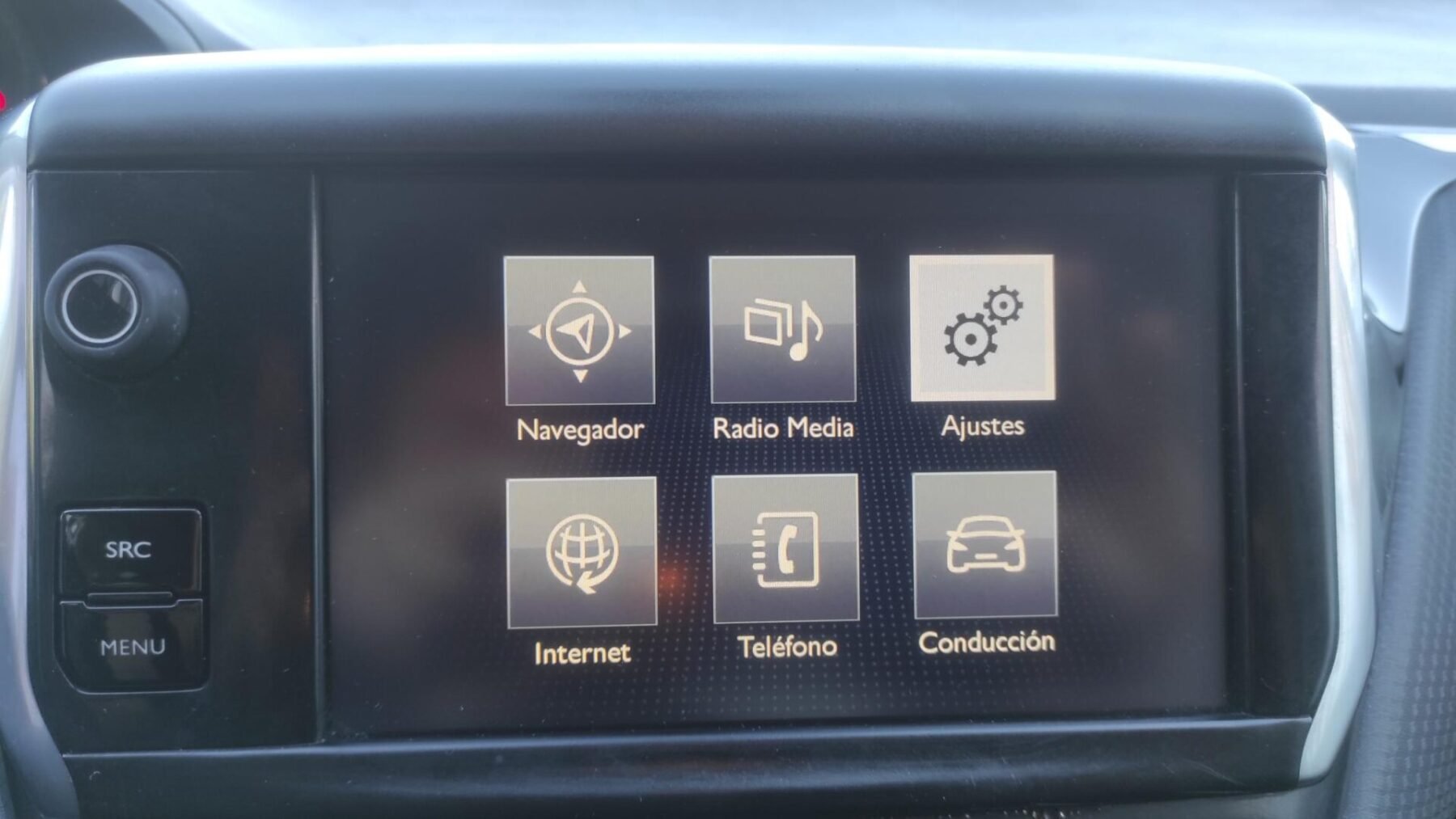 PEUGEOT 2008 1.6 BlueHDi Allure