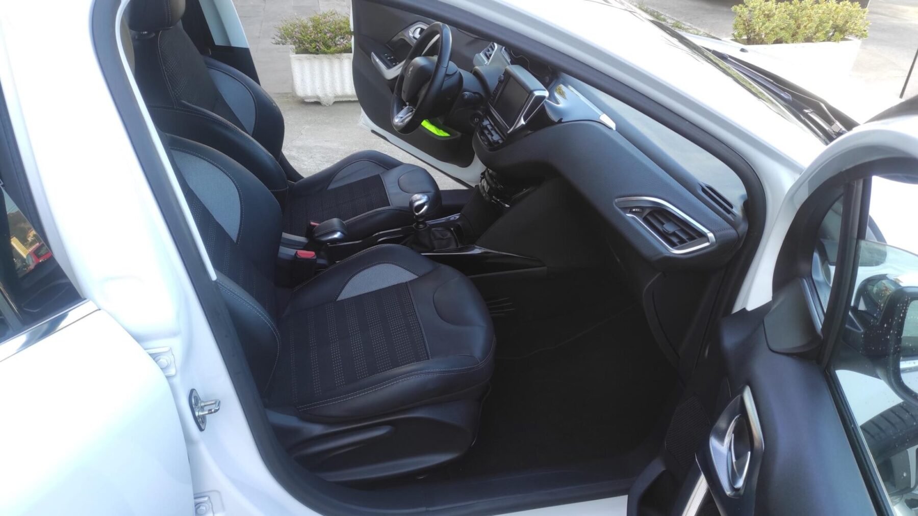 PEUGEOT 2008 1.6 BlueHDi Allure
