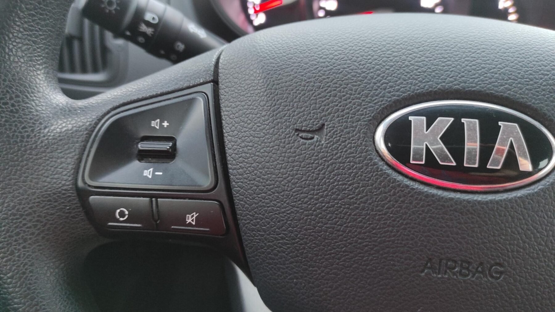 KIA RIO 1.2i CONCEPT