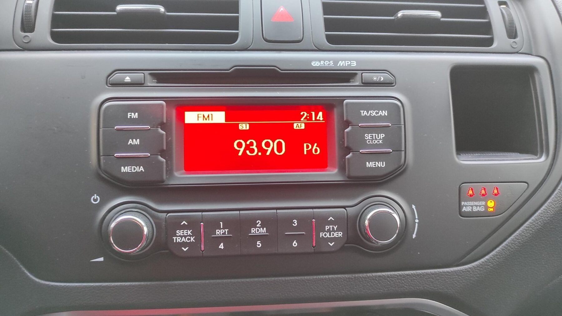 KIA RIO 1.2i CONCEPT