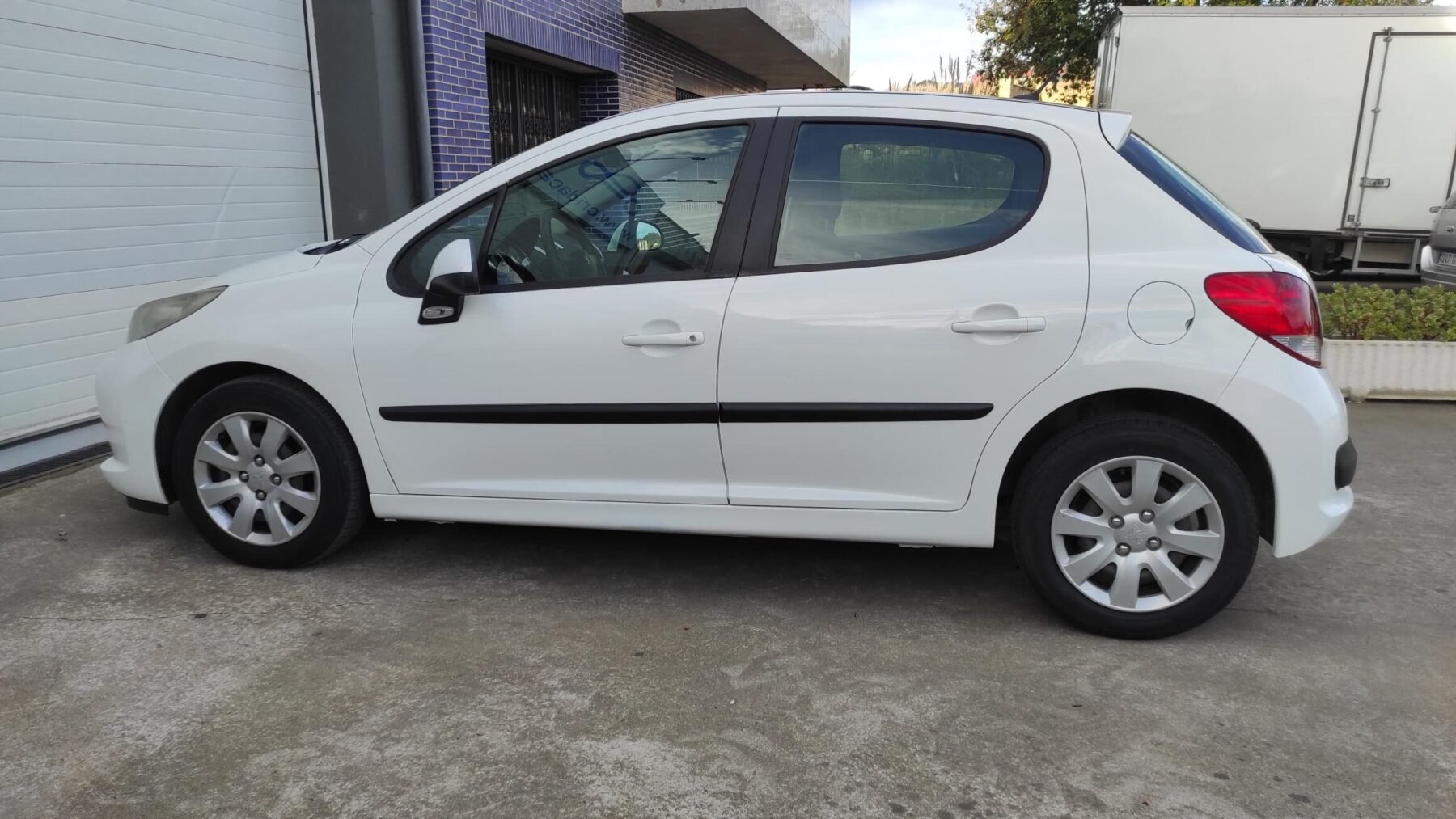 PEUGEOT 207 1.4 HDI CONFORT