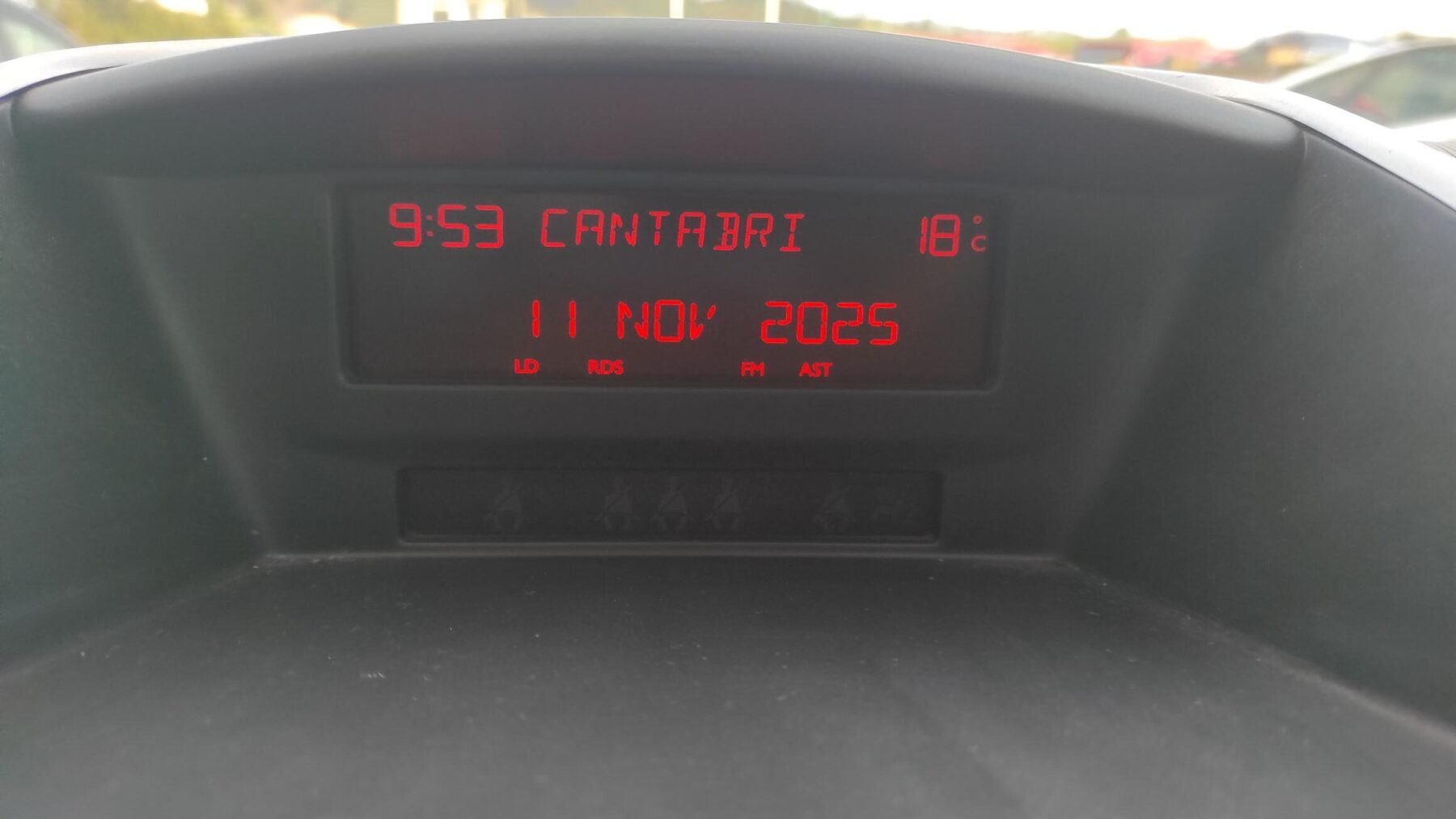 PEUGEOT 207 1.4 HDI CONFORT