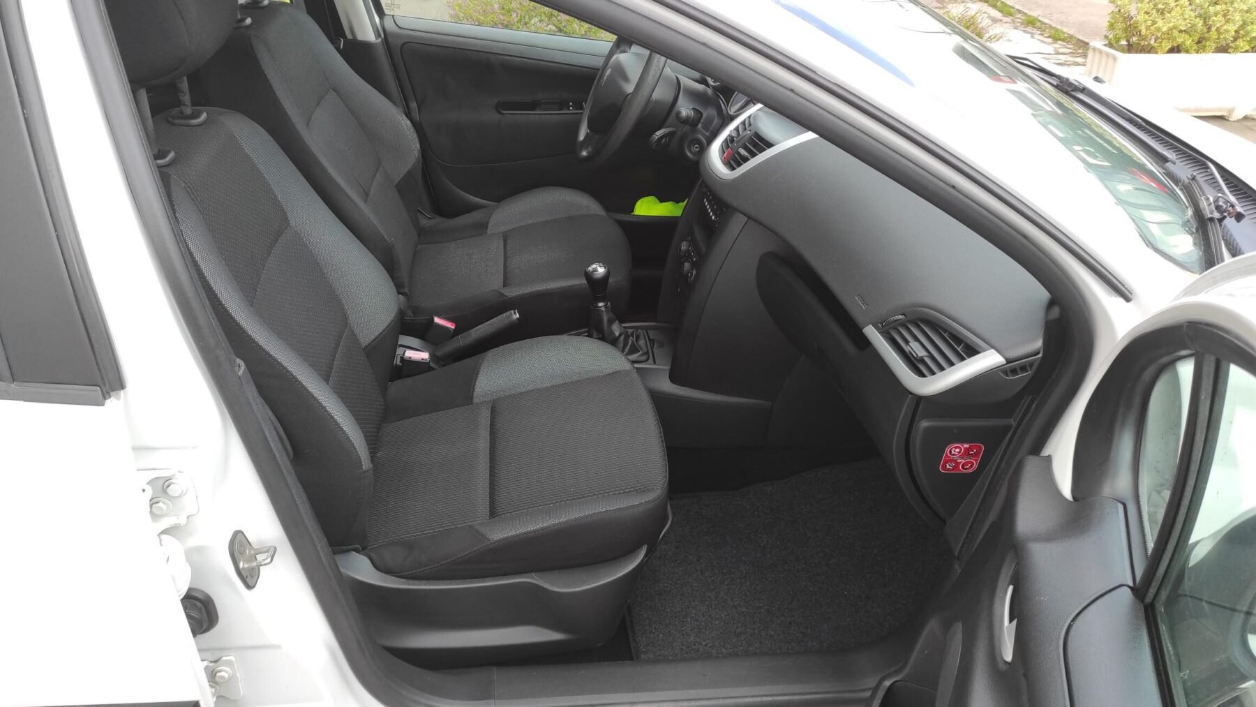 PEUGEOT 207 1.4 HDI CONFORT