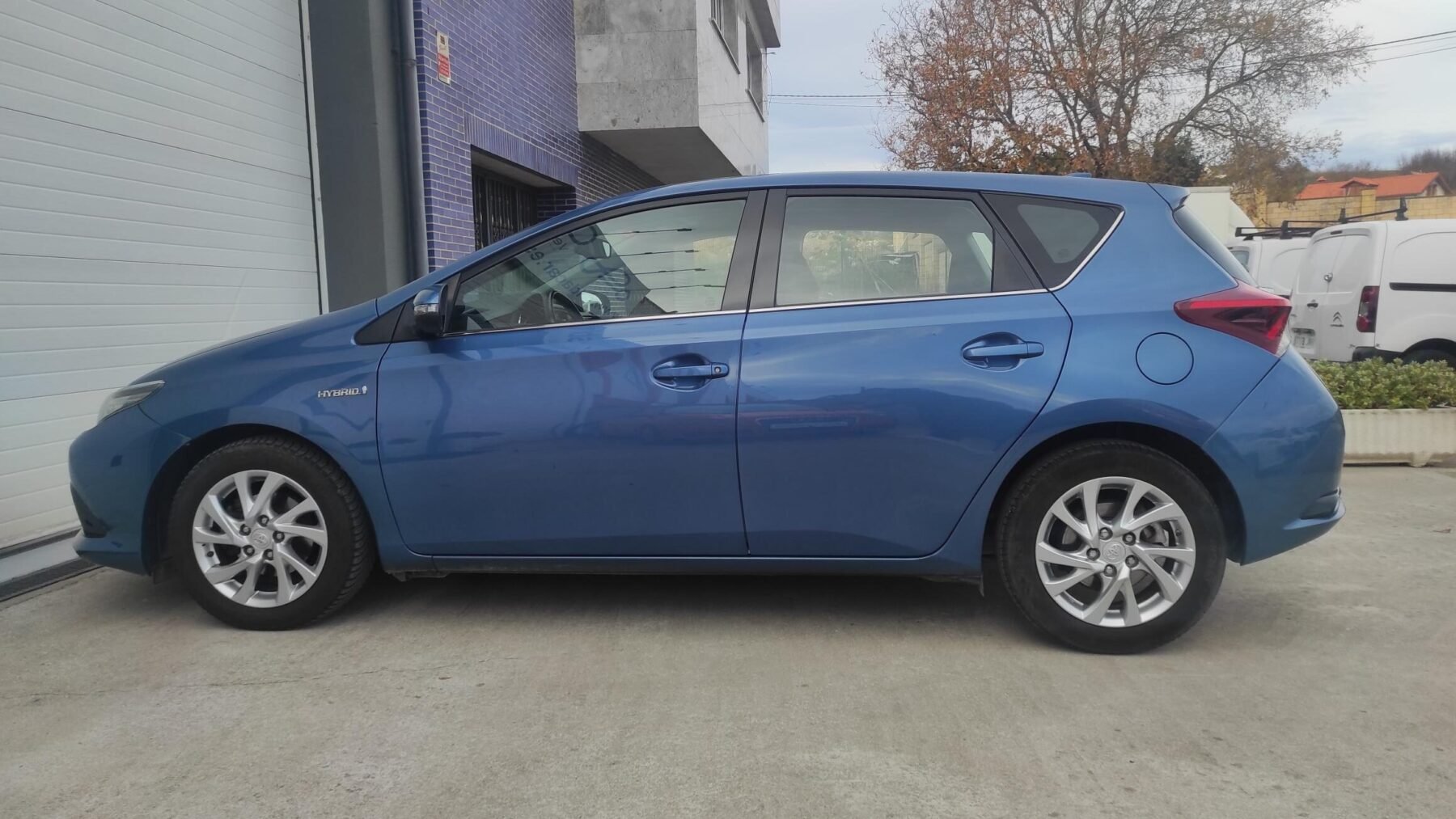 TOYOTA AURIS 1.8 140 HYBRID ACTIVE 
