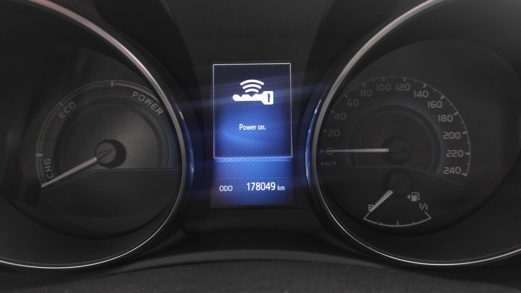 TOYOTA AURIS 1.8 140 HYBRID ACTIVE 