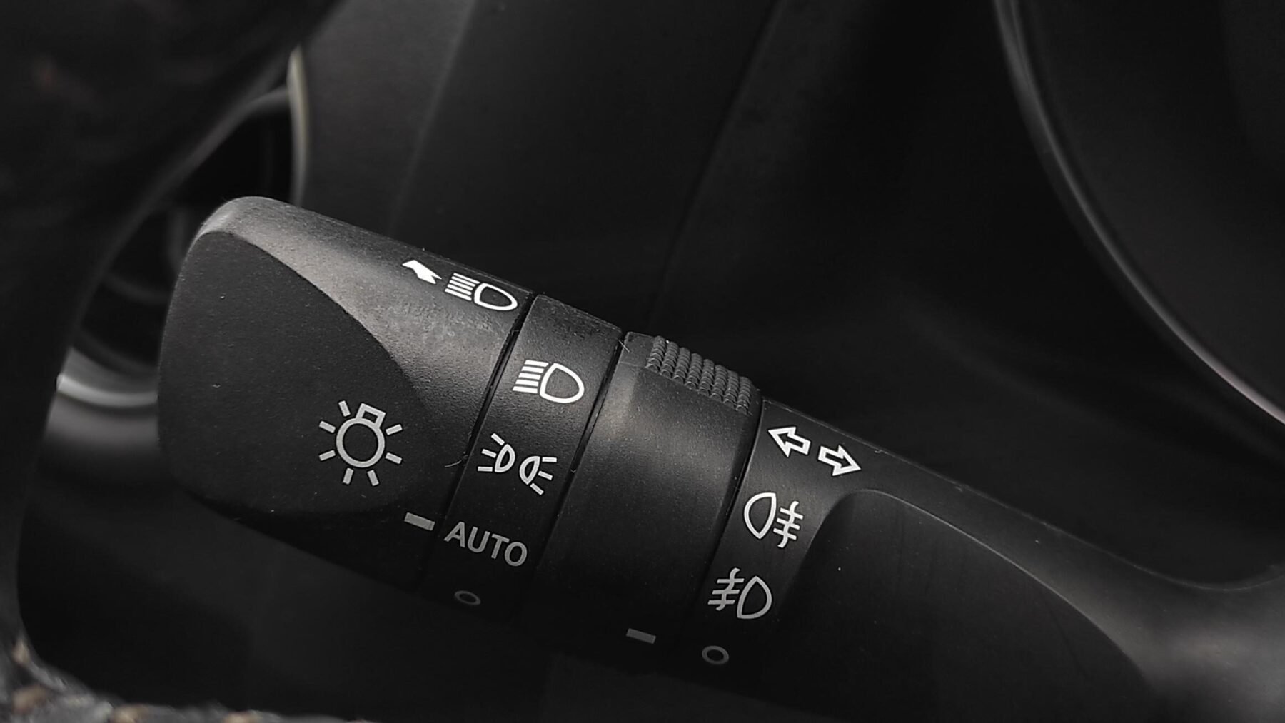 TOYOTA AURIS 1.8 140 HYBRID ACTIVE 