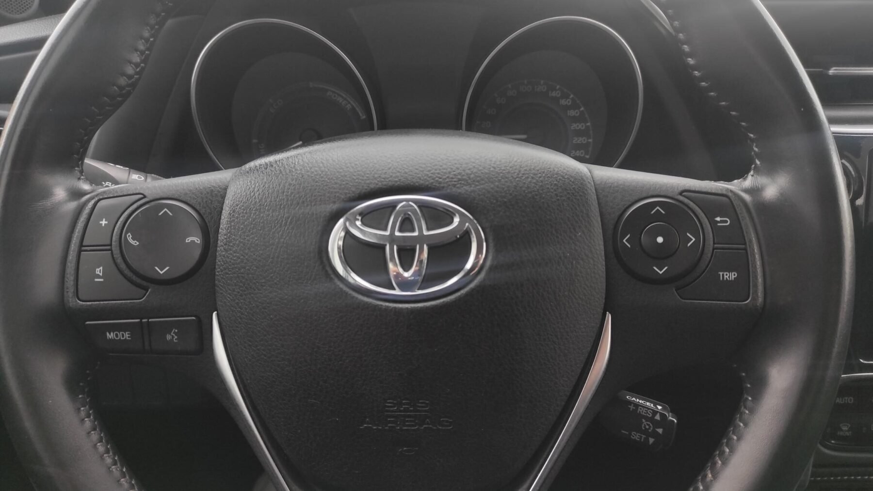 TOYOTA AURIS 1.8 140 HYBRID ACTIVE 