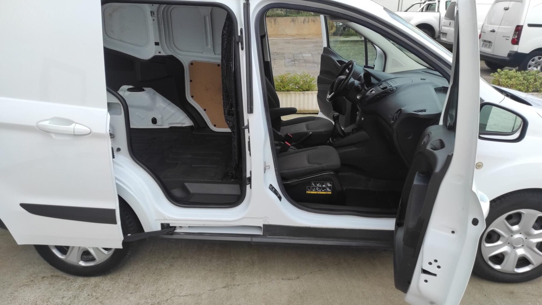 FORD TRANSIT COURIER 1.5 TDci TREND