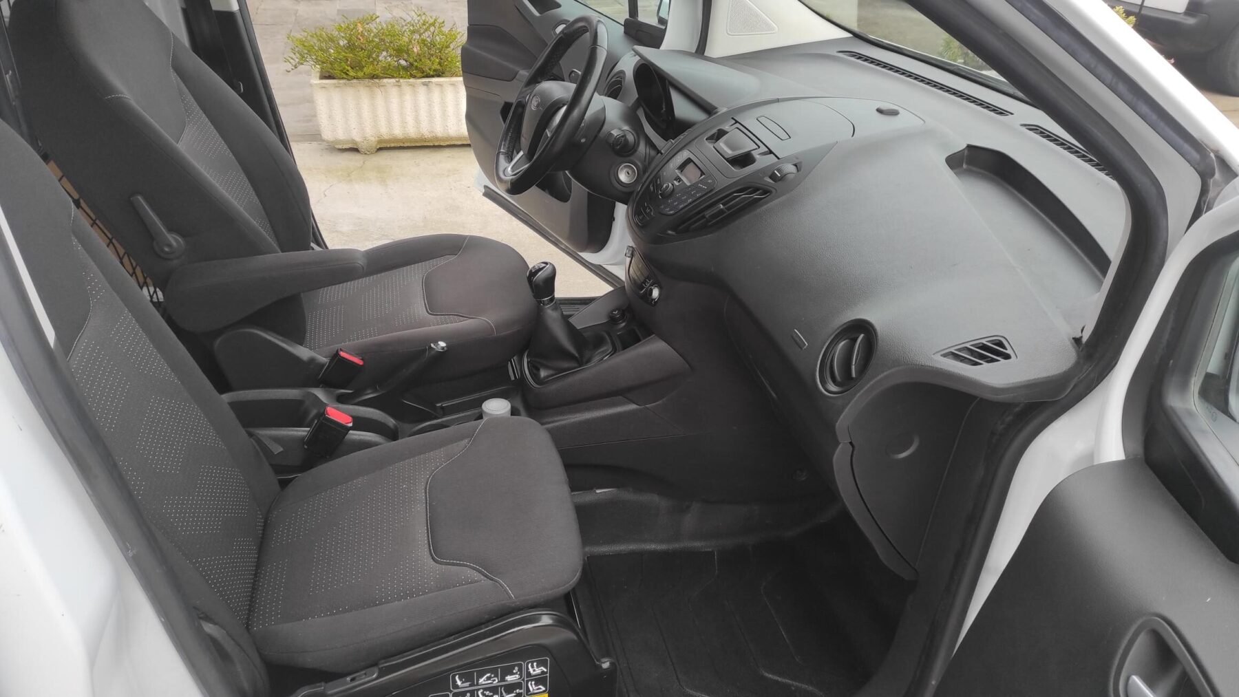 FORD TRANSIT COURIER 1.5 TDci TREND