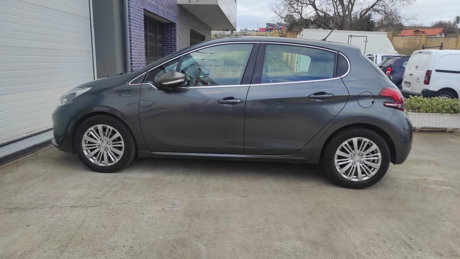 PEUGEOT 208 1.6 Blue-HDi Allure