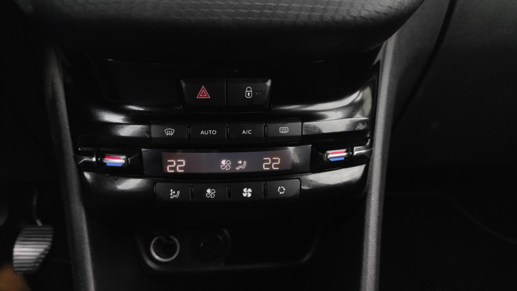 PEUGEOT 208 1.6 Blue-HDi Allure