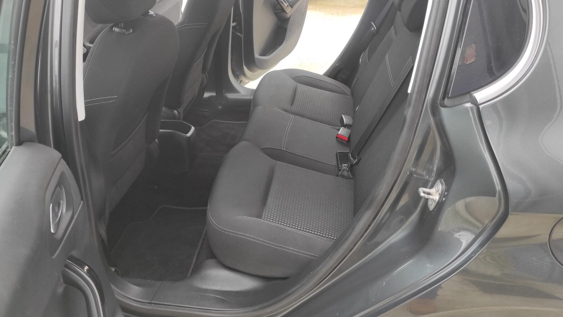 PEUGEOT 208 1.6 Blue-HDi Allure