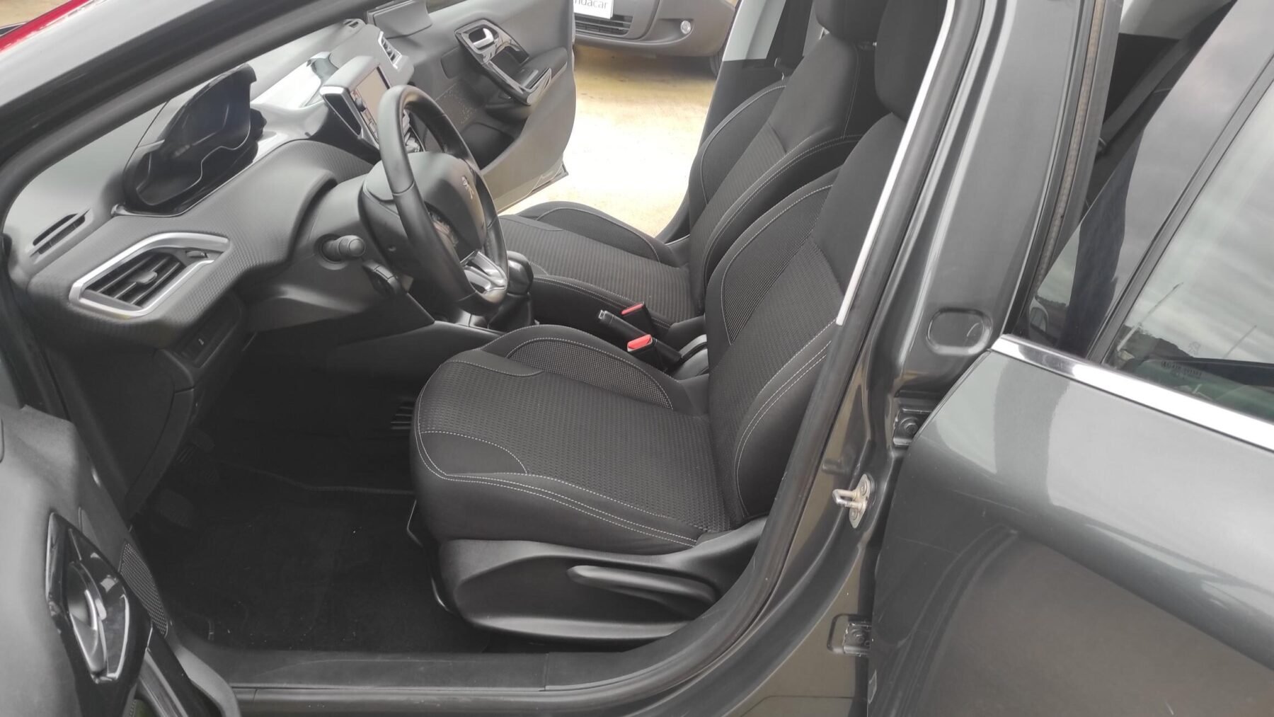 PEUGEOT 208 1.6 Blue-HDi Allure