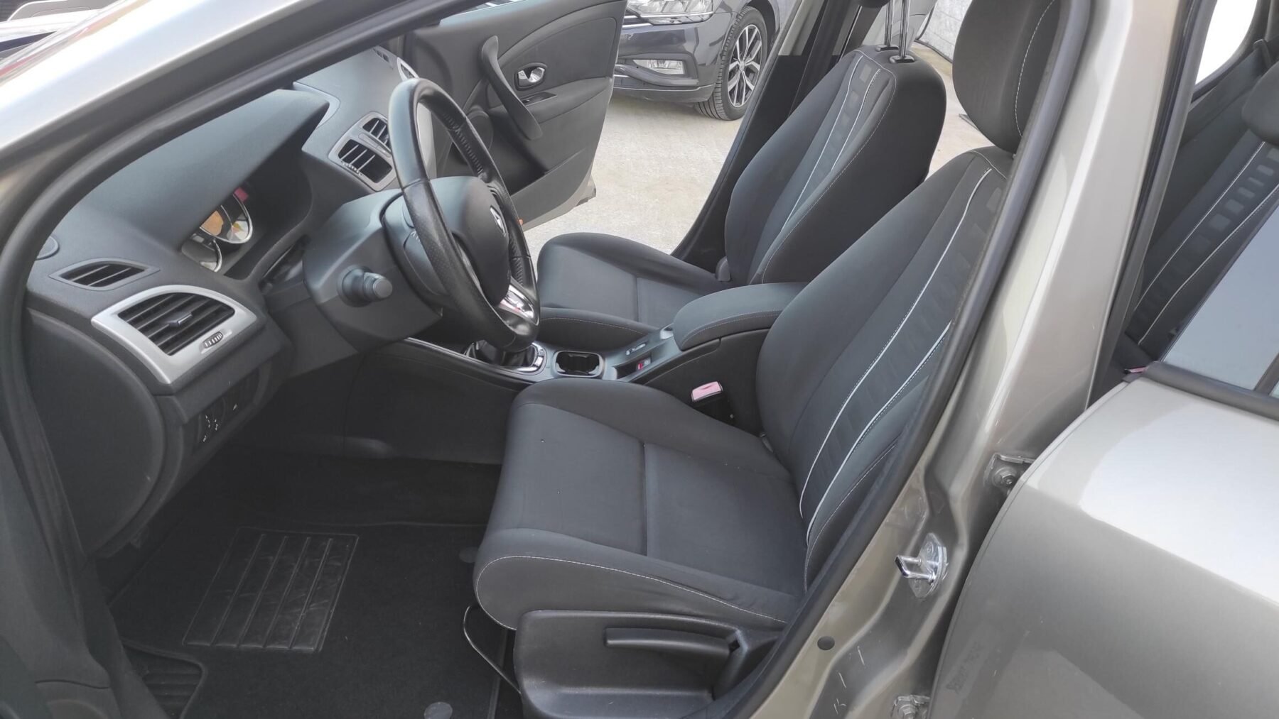 RENAULT Megane SPORT TOURER 1.5 DCI