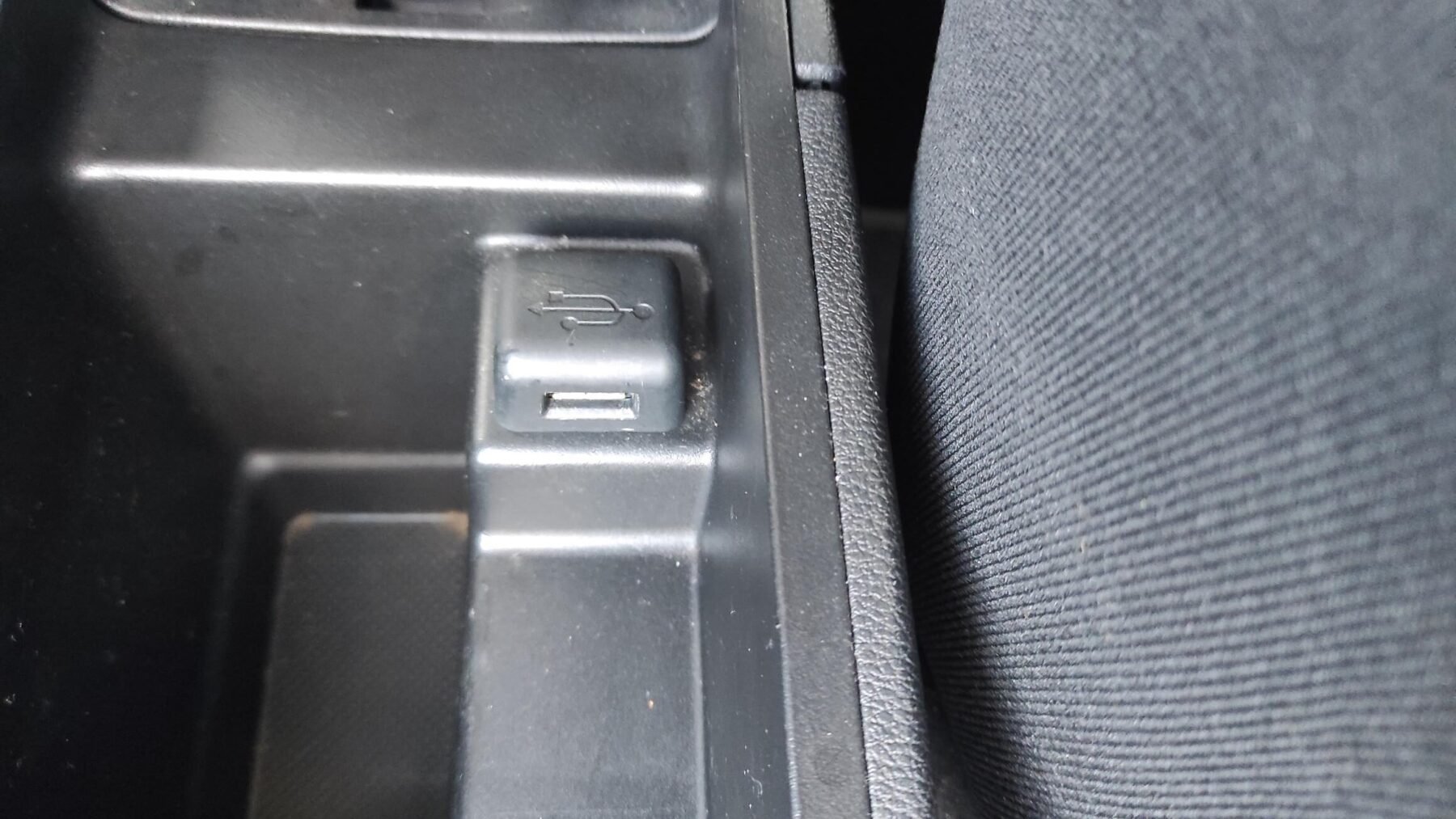 PEUGEOT 308 1.6 HDI SPORTIUM