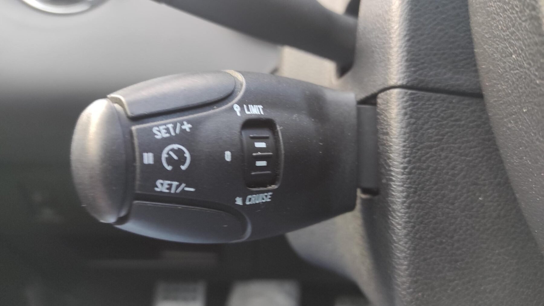 PEUGEOT 308 1.6 HDI SPORTIUM