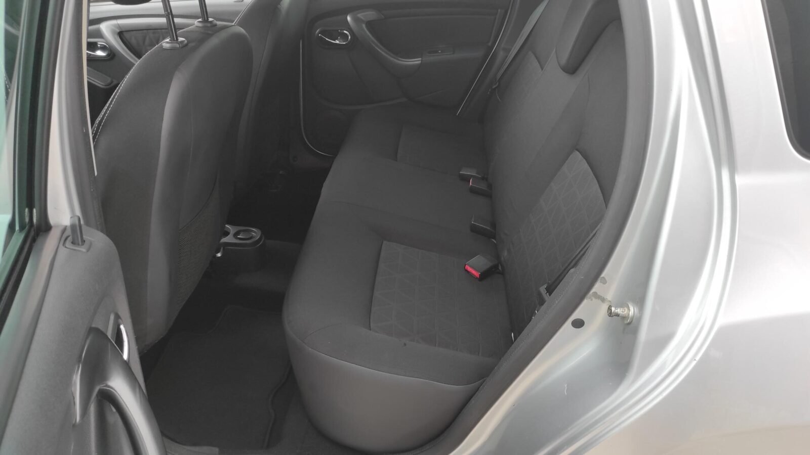 DACIA DUSTER 1.5 DCi LAUREATE 4X2