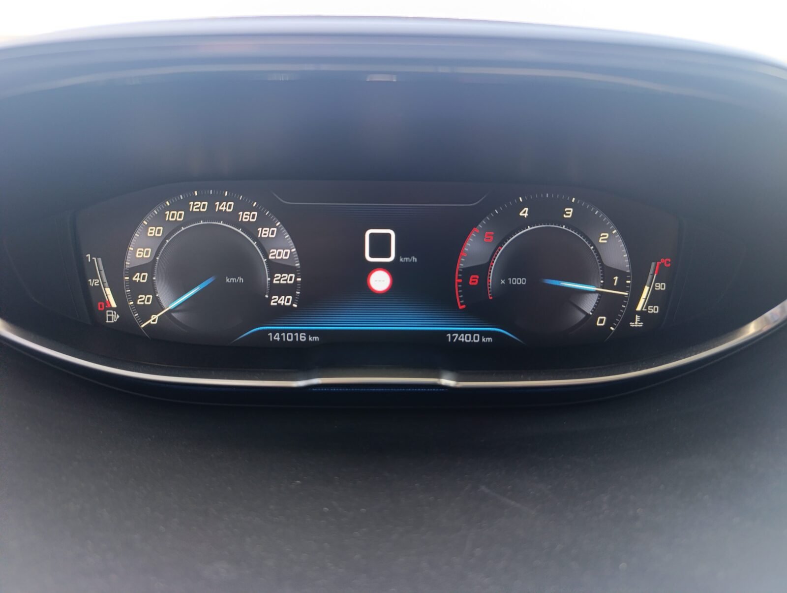 PEUGEOT 5008 ALLURE 1.5 BLUE HDI 