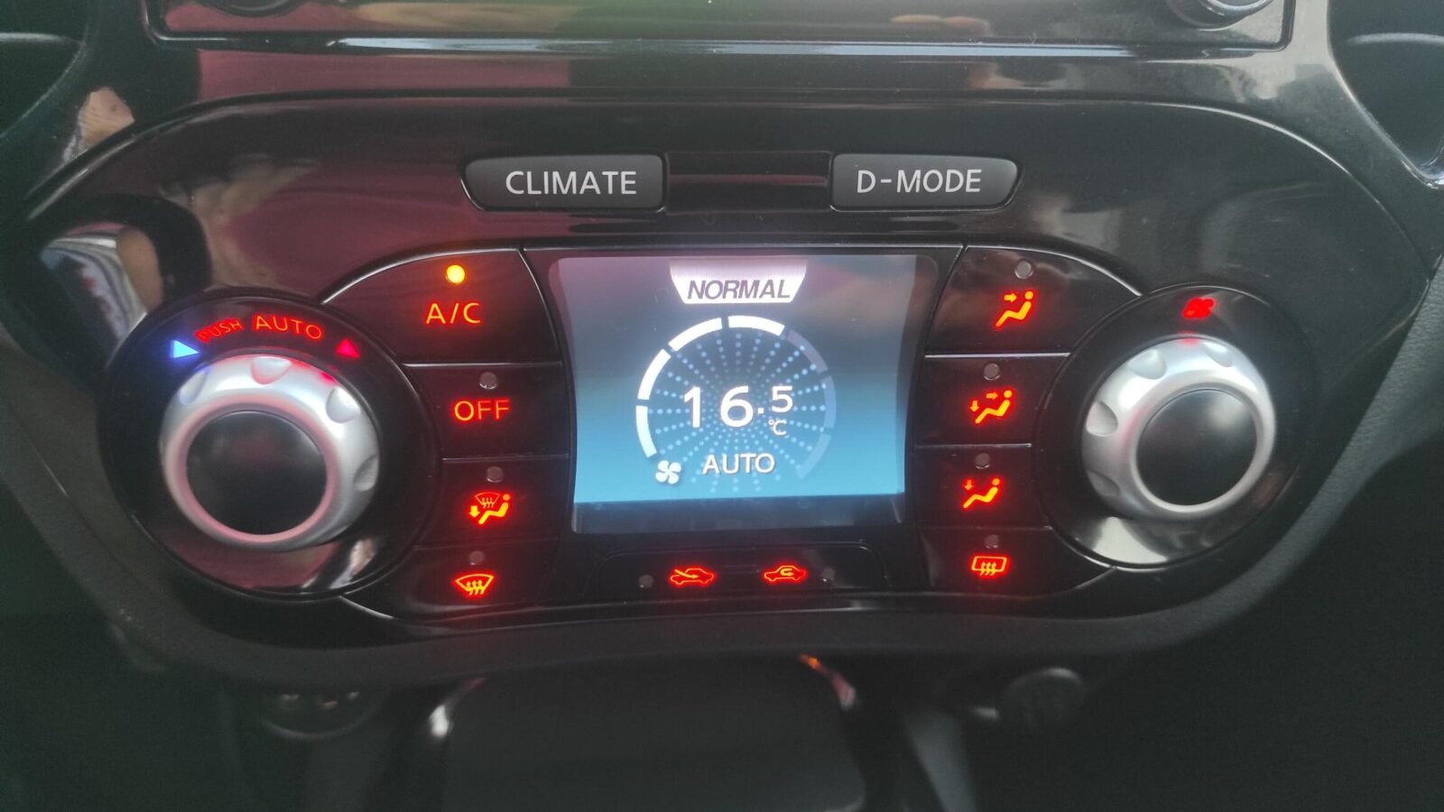 NISSAN JUKE 1.5 DCI TEKNA 4X2