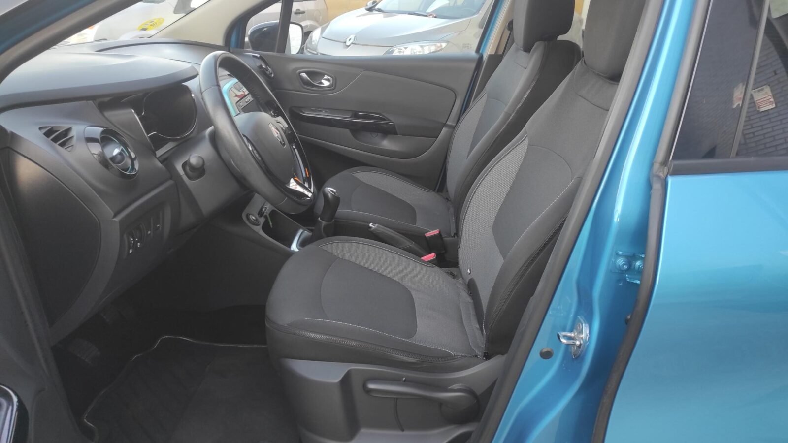 RENAULT CAPTUR 1.5 DCi ENERGY INTENSE