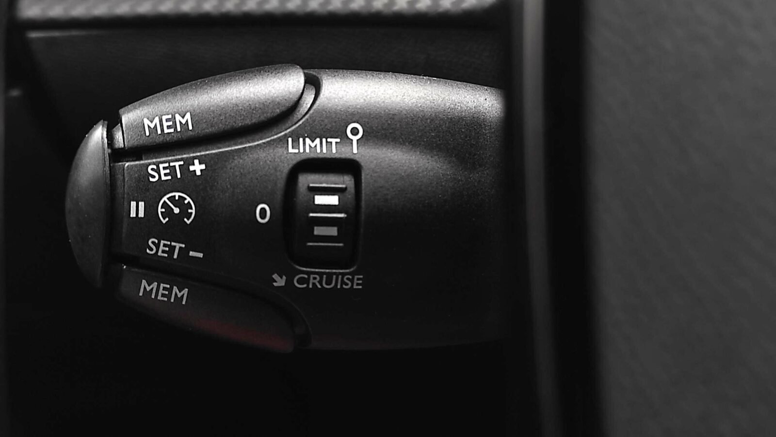 PEUGEOT 2008 ACTIVE 1.5 BlueHDi 