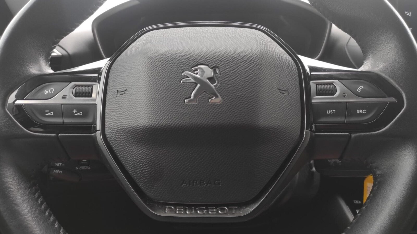PEUGEOT 2008 ACTIVE 1.5 BlueHDi 