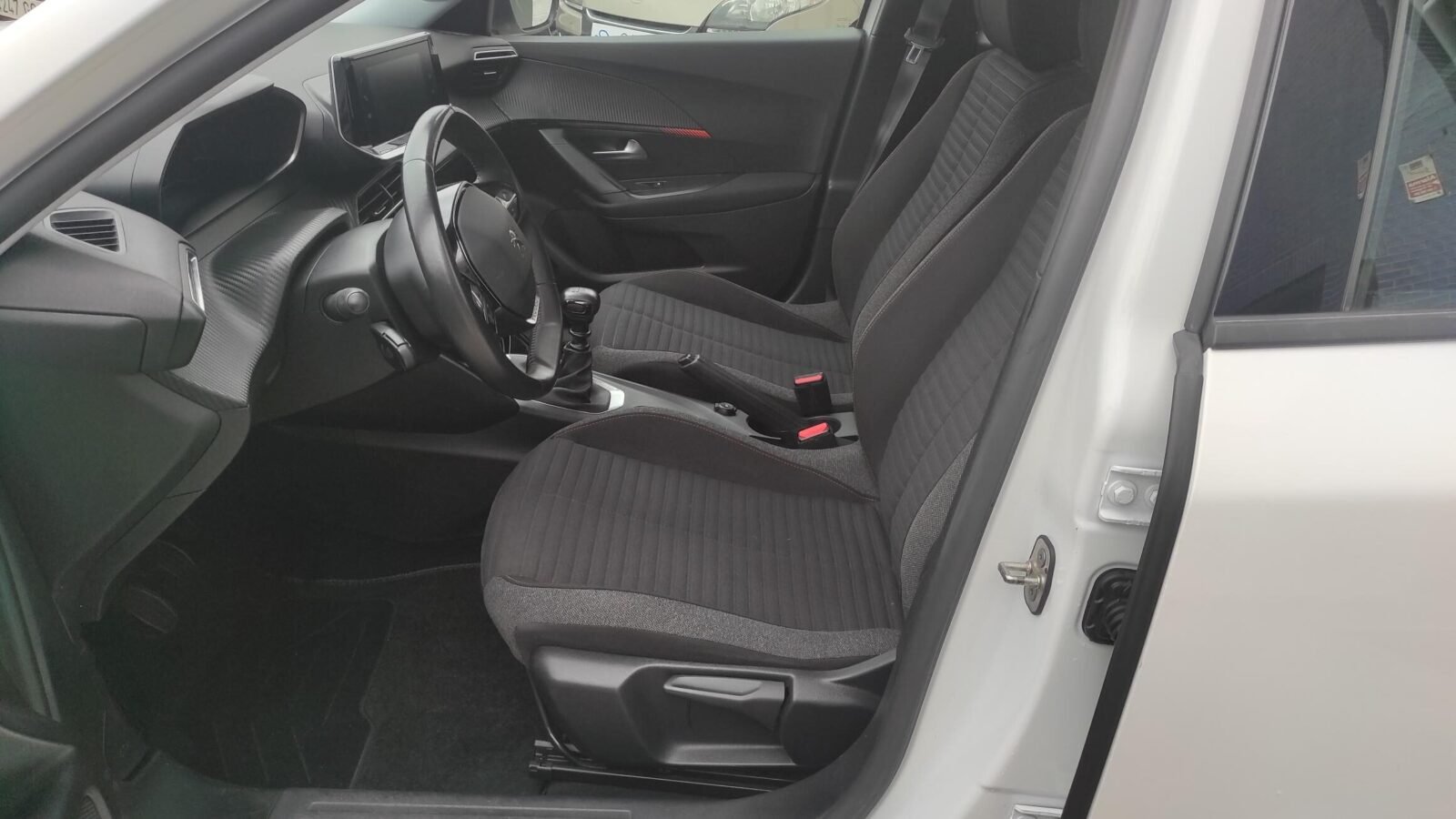 PEUGEOT 2008 ACTIVE 1.5 BlueHDi 