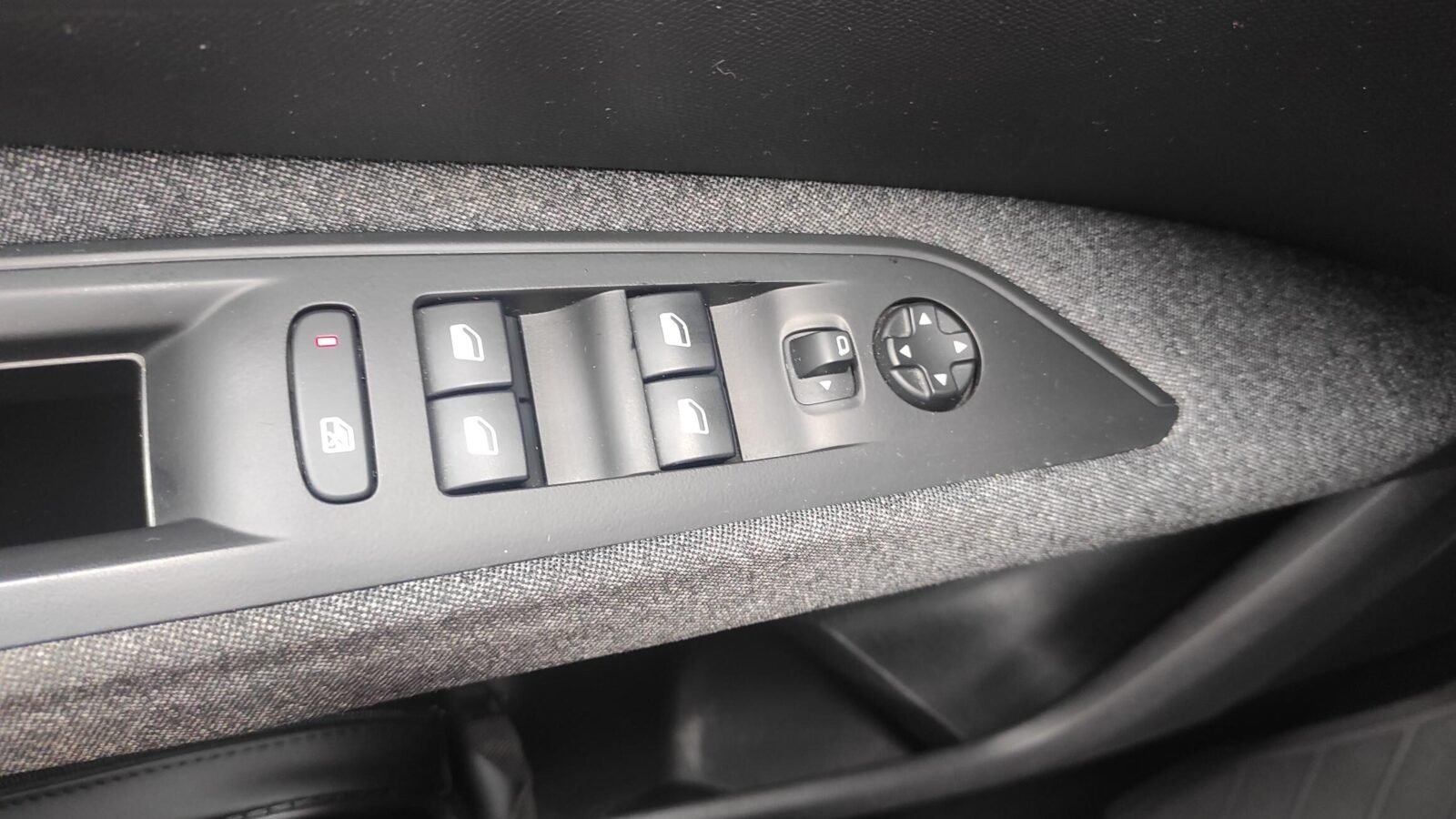 PEUGEOT 3008 ACTIVE 1.6 BLUE-HDi EAT6