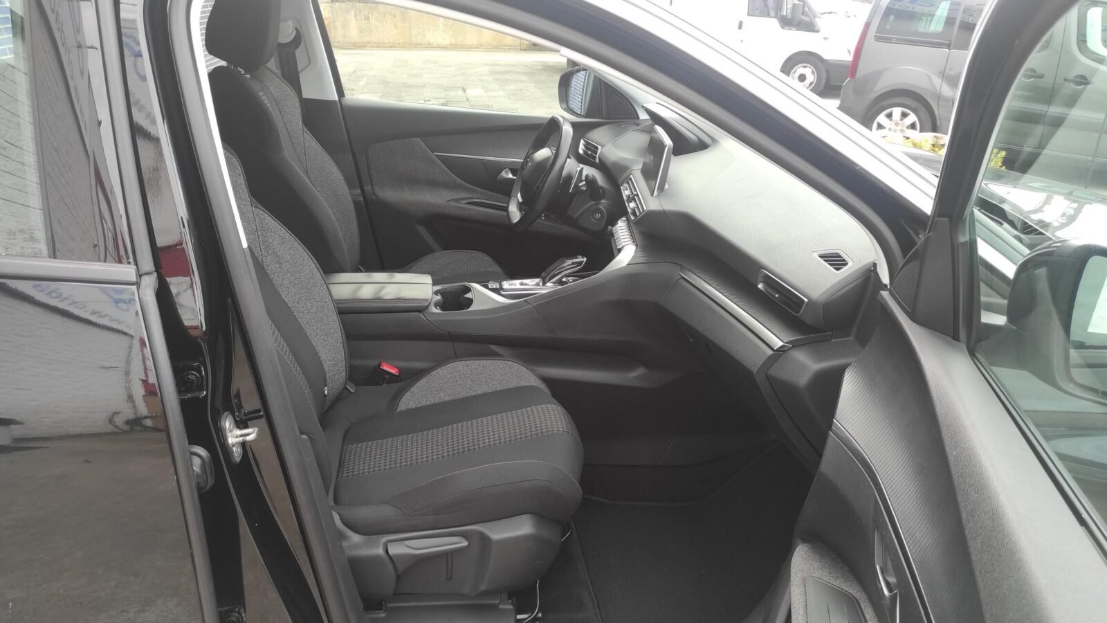 PEUGEOT 3008 ACTIVE 1.6 BLUE-HDi EAT6