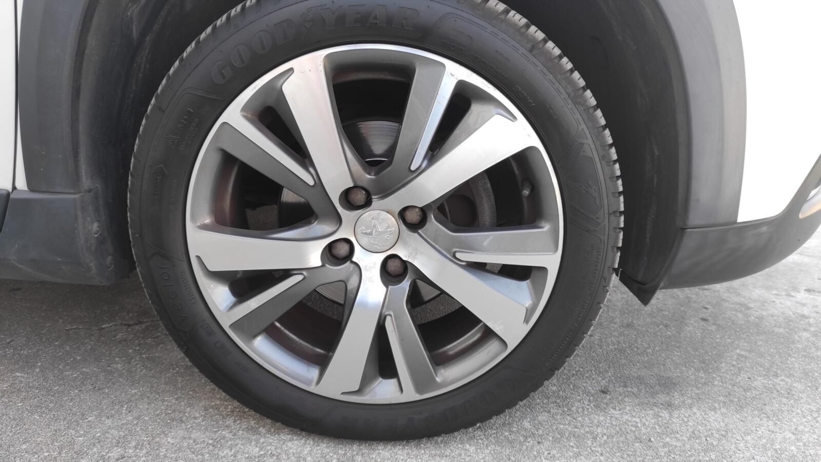 PEUGEOT 2008 1.6 BlueHDi ALLURE