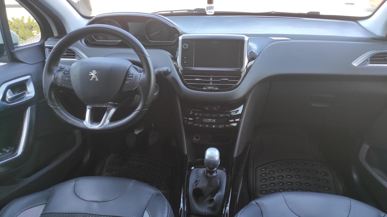 PEUGEOT 2008 1.6 BlueHDi ALLURE