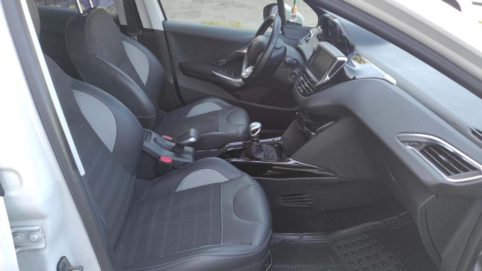 PEUGEOT 2008 1.6 BlueHDi ALLURE