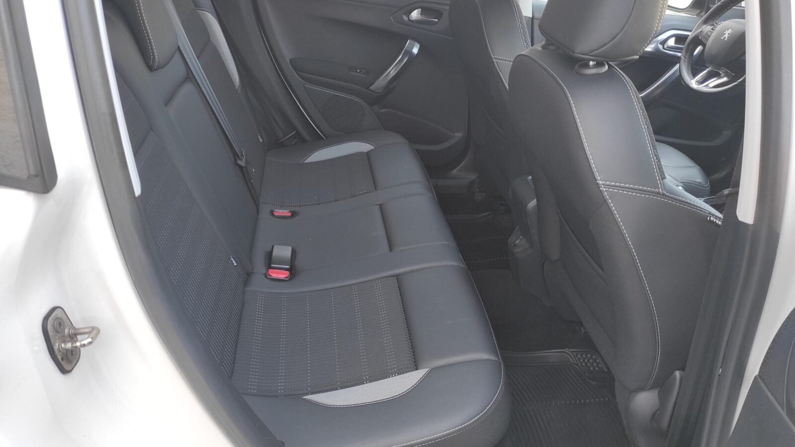 PEUGEOT 2008 1.6 BlueHDi ALLURE
