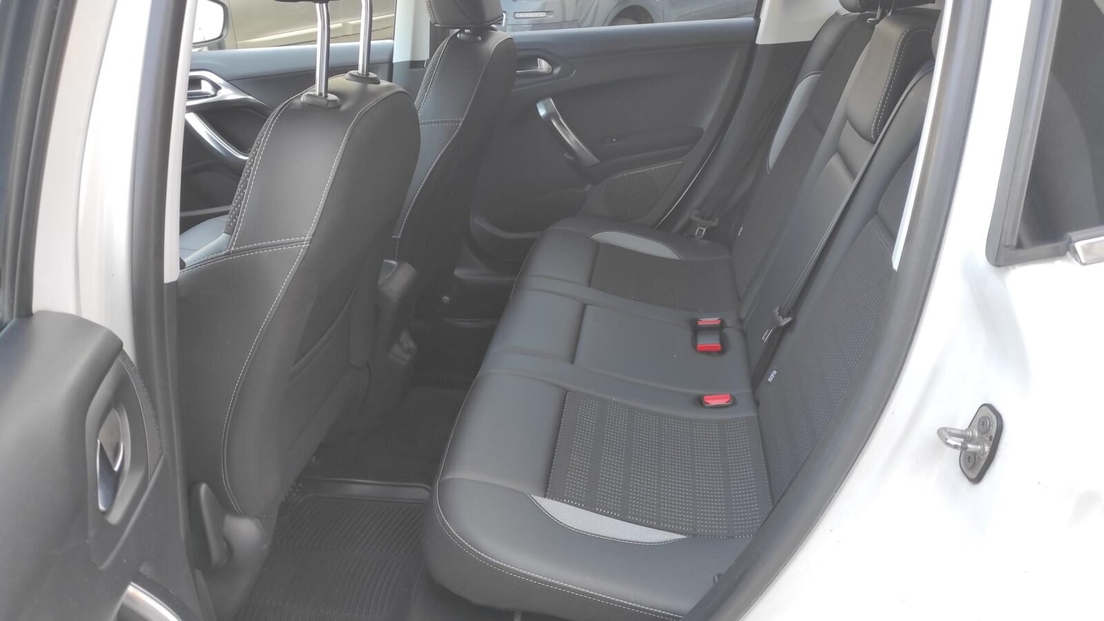 PEUGEOT 2008 1.6 BlueHDi ALLURE